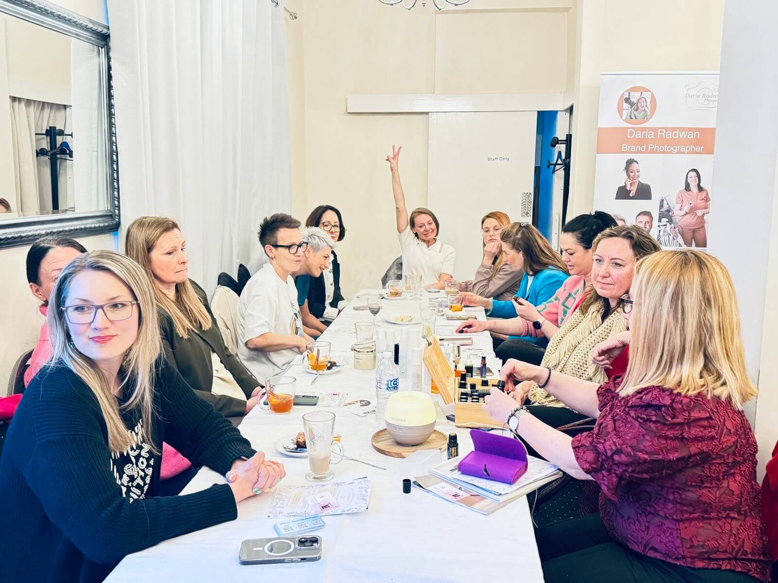 she-connects-community-meeting-slough-group-photo-03